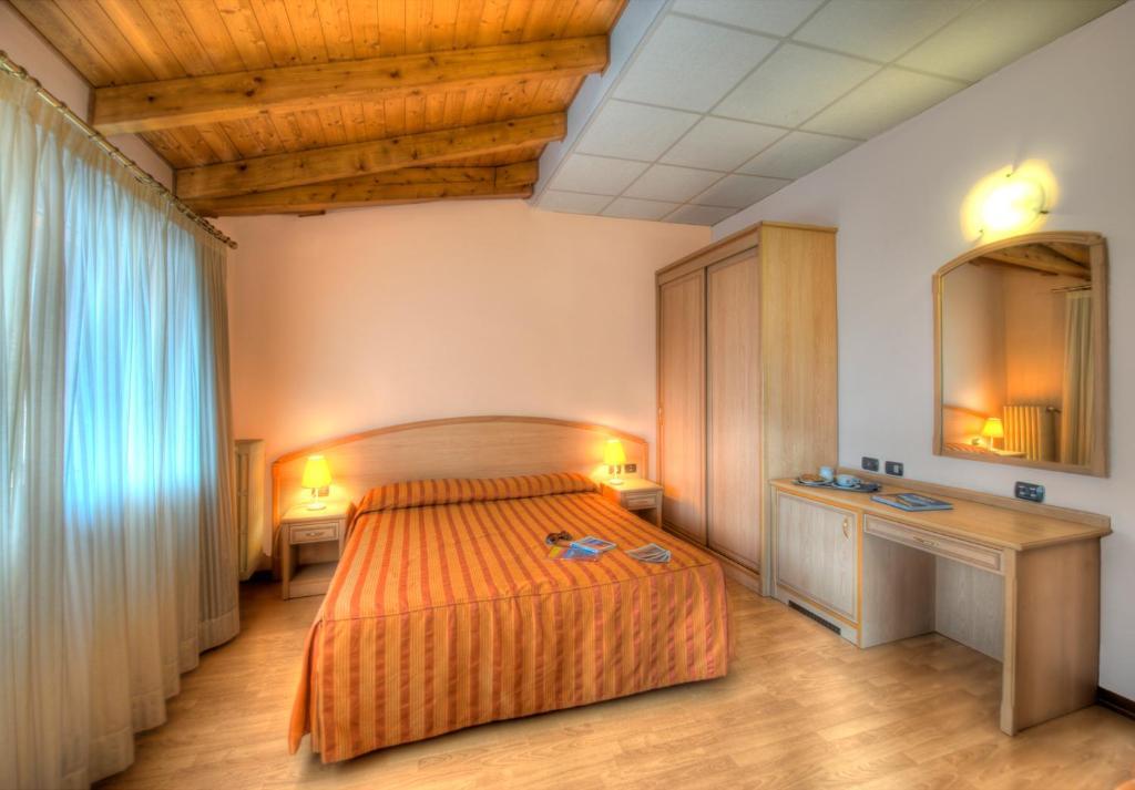 Hotel Residence Dei Fiori Baveno Quarto foto